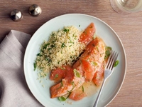 Вкусно и полезно: запеченный лосось с грейпфрутовым соусом