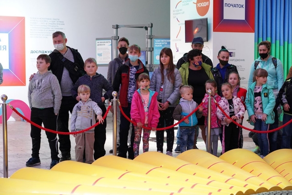 Прогуливали уроки и писали шпаргалки: Нардепы вспомнили, как учились в школе