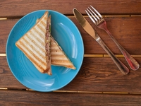 Вкусно и просто: бутерброды с сайрой