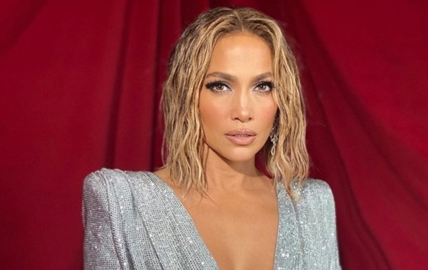 Дженнифер Лопес в самом вызывающем образе за последнее время