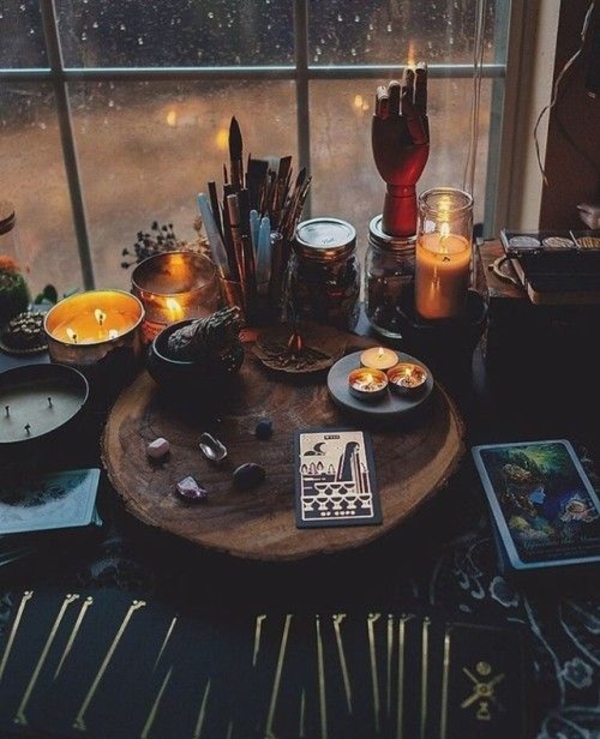 Таропрогноз на 23 июня: сходите на свидание или уделите внимание семье