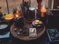 Таропрогноз на 23 июня: сходите на свидание или уделите внимание семье