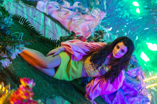 Макси-премьера: Анна Тринчер презентует клип и макси-сингл «БЛА БЛА БЛА»