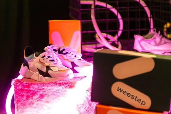 Макси-премьера: Анна Тринчер презентует клип и макси-сингл «БЛА БЛА БЛА»