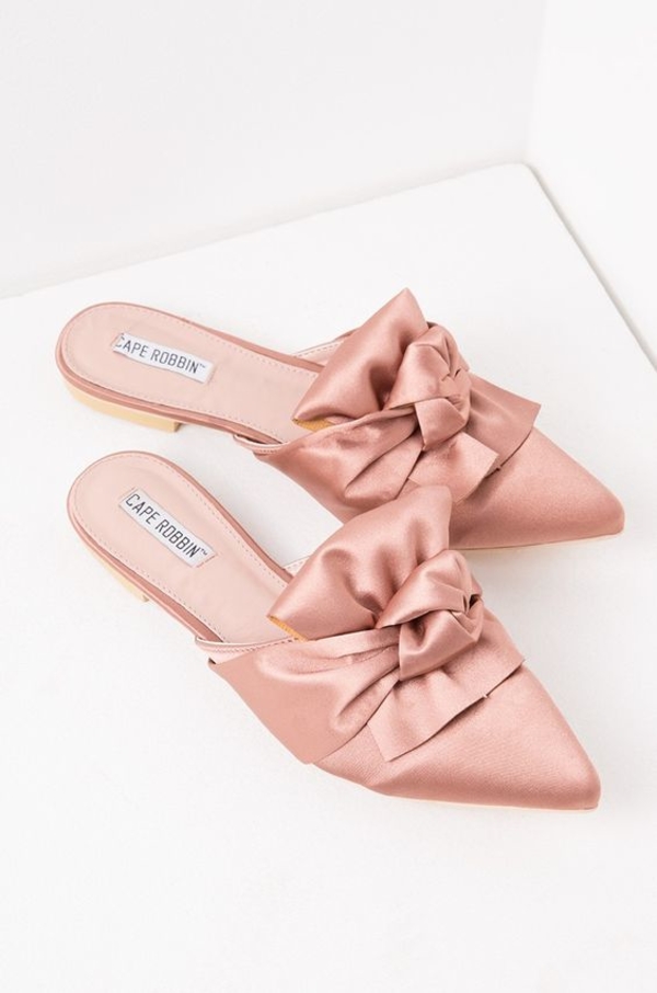 Модная обувь на низком ходу на лето 2021: главные тренды