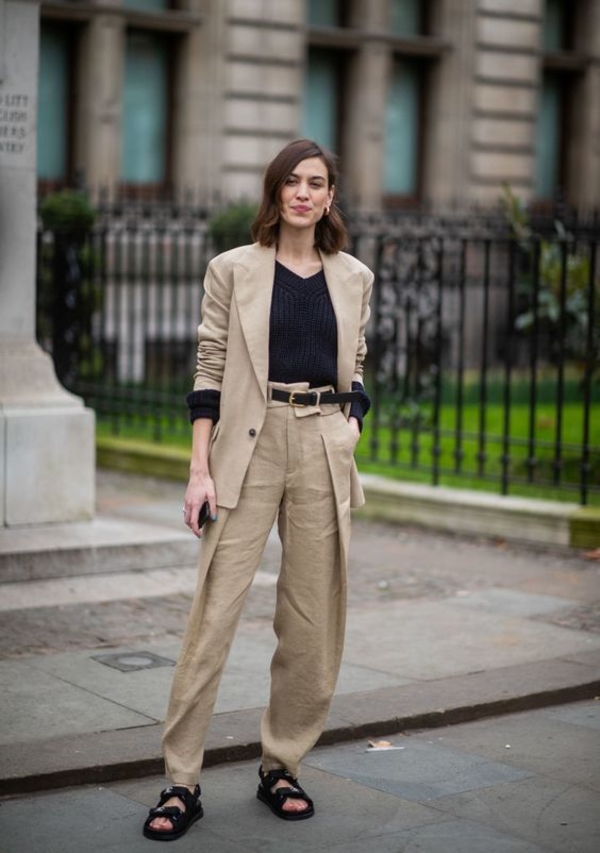 Модная обувь на низком ходу на лето 2021: главные тренды