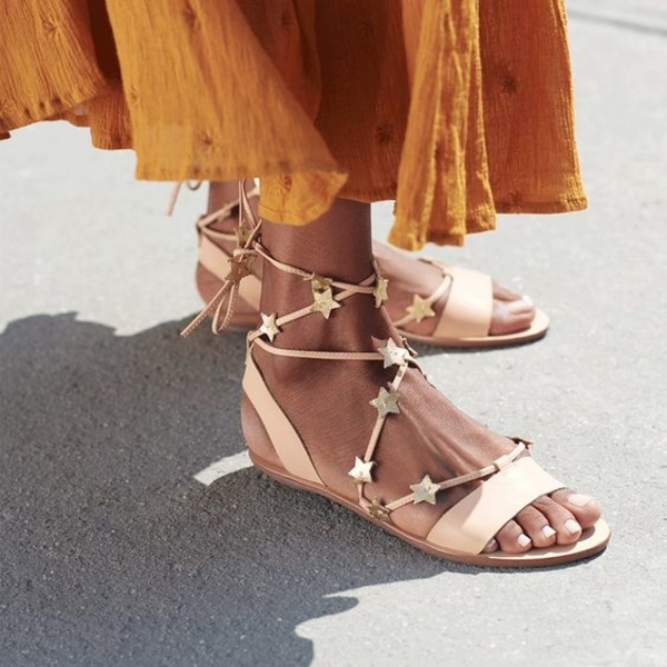 Модная обувь на низком ходу на лето 2021: главные тренды