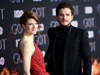 В Сети появилось редкое фото Кита Харингтона с сыном