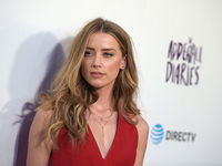 Скандальная бывшая Джонни Деппа впервые стала мамой