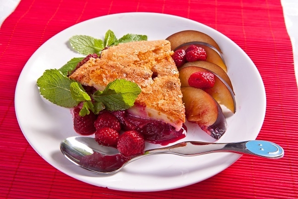 Творожная запеканка с малиной