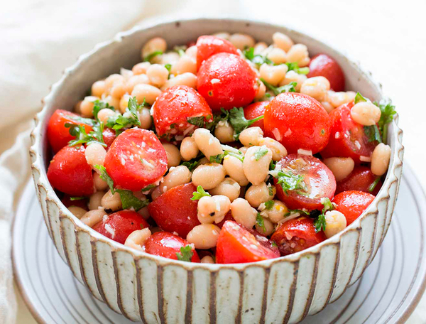 ТОП-3 необычных рецептов салата из помидоров