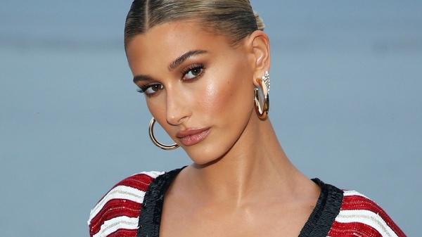 Как выглядит идеальный брючный костюм на лето: показывает Хейли Бибер