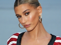 Как выглядит идеальный брючный костюм на лето: показывает Хейли Бибер