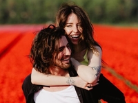 Дантес показал милые фото с женой в честь их годовщины