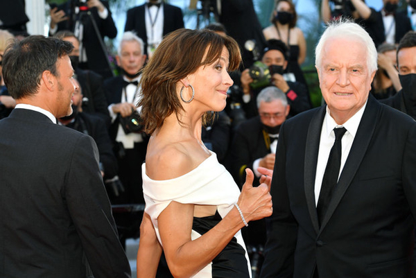 Софи Марсо в платье с секретом на Каннском фестивале