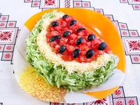 Как приготовить необычный салат "Арбуз"