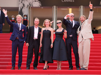 Иван Дорн засветился в Каннах в компании российских актеров