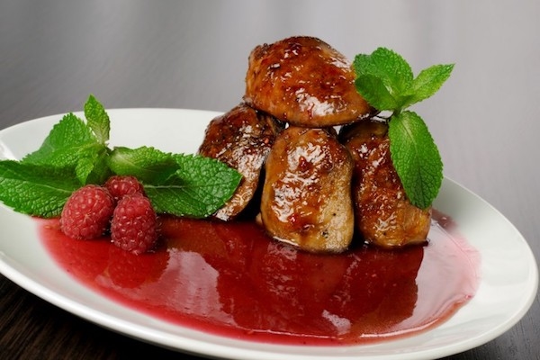 Рецепт дня: куриные крылышки с малиновым соусом