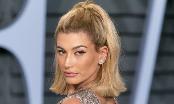 Как в детстве: Хейли Бибер нашла идеальное платье для отпуска