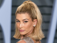 Как в детстве: Хейли Бибер нашла идеальное платье для отпуска