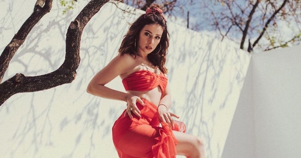 Самый стильный закрытый купальник лета: показывает Злата Огневич