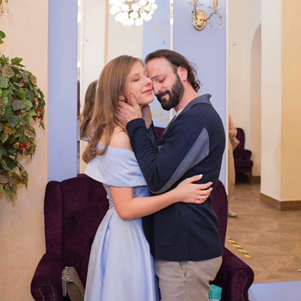 Звезда "Папиных дочек" Лиза Арзамасова и Илья Авербух стали родителями