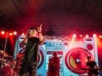 Настоящий рок-н-ролл: «Бумбокс» зафиналили выступление прыжком в воду