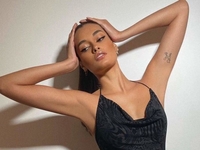 Жизель Оливейра в самом удивительном шифоновом корсете