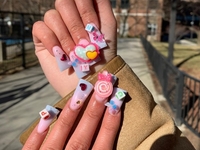Duck nails: забавный маникюр в форме утиных лапок для самых смелых