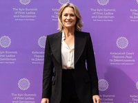 Звезда "Карточного домика" Робин Райт запостила фото с Зеленским