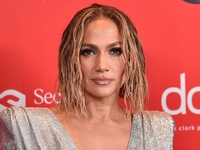 Джей Ло показывает самое смелое сочетание в одежде