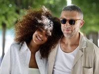 Много нежности: Тина Кунаки и Венсан Кассель снялись в кампейне The Kooples