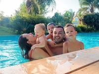 Григорий Решетник поделился семейными снимками с отдыха