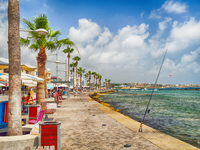 Куда поехать на море в сентябре: 5 мест, где можно продлить лето