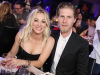 Кейли Куоко и Карл Кук больше не пара: подробности