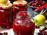 Что приготовить из кизила: соус к мясу и рыбе