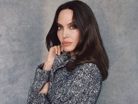 Муж не поддержал: экс-жена Брэда Питта рассказала о домогательствах Харви Вайнштейна