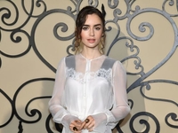 Лили Коллинз вышла замуж за бывшего парня Эмилии Кларк