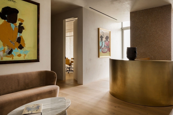 Стойка администратора офиса Jay-Z  / AD