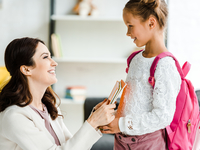 Школа как работа. Стоит ли платить детям за оценки?