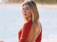 Самые необычные джинсы: показывает Хейли Бибер