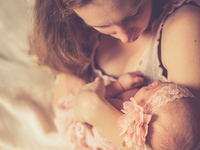 Грудное вскармливание: плюсы и минусы длительного кормления грудью