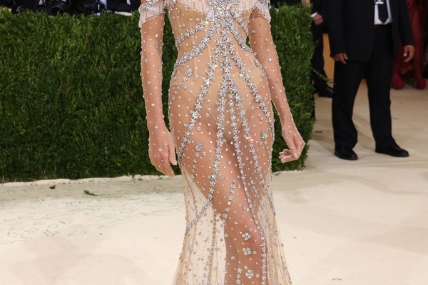 Кендалл Дженнер в Givenchy  / Getty