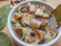 Маринуем грибы в винном уксусе