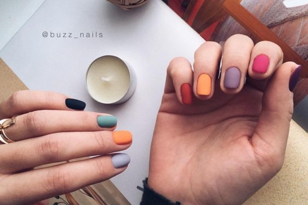 Модный градиентный маникюр на осень 2021 / Pinterest