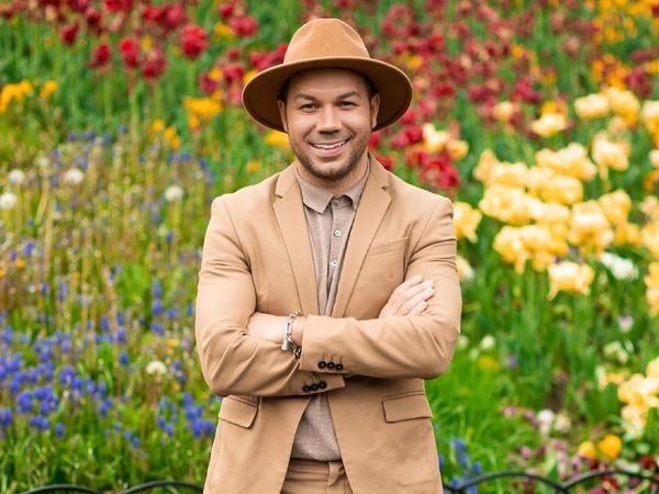 «Это очень больно»: Андре Тан сделал пересадку волос