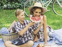 Катя Осадчая показала, как выглядела в 19 лет после рождения первенца