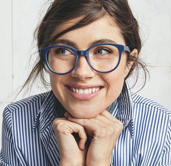 Модные очки | Luxoptica – Оттенок года Peach Fuzz