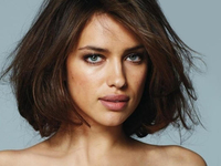 Люди в черном: практичный образ Ирины Шейк «на каждый день»