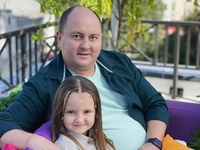 Папина дочка: Юрий Ткач восхитил забавным снимком с дочерью